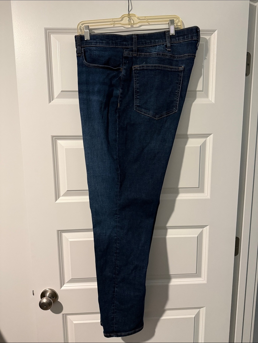 Old Navy Men’s 360 Athletic Taper Jeans - 38x32 - Like New/Smoke & Pet free